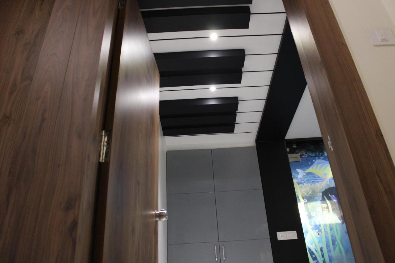 Hotel The Grand Piano - Best Business Hotel In Patan Екстериор снимка