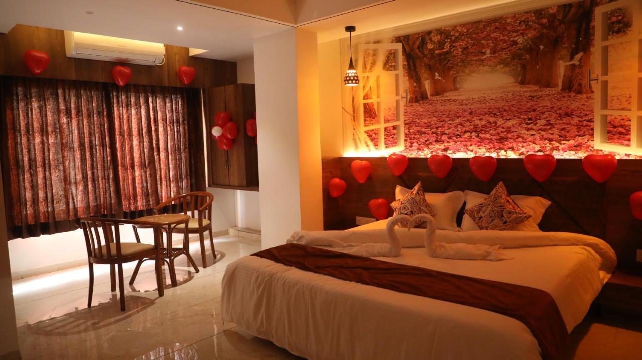 Hotel The Grand Piano - Best Business Hotel In Patan Екстериор снимка
