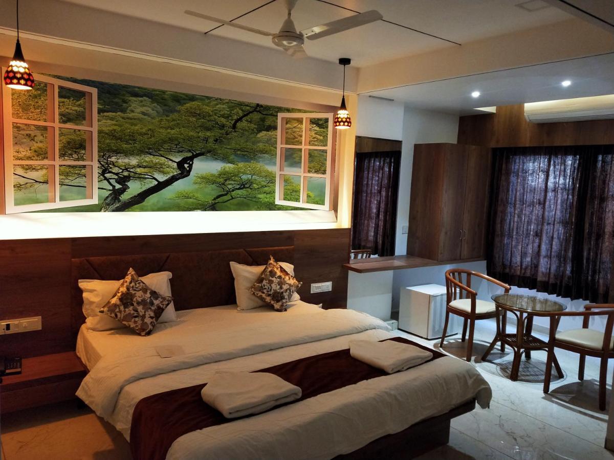 Hotel The Grand Piano - Best Business Hotel In Patan Екстериор снимка