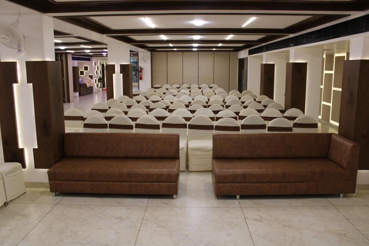 Hotel The Grand Piano - Best Business Hotel In Patan Екстериор снимка