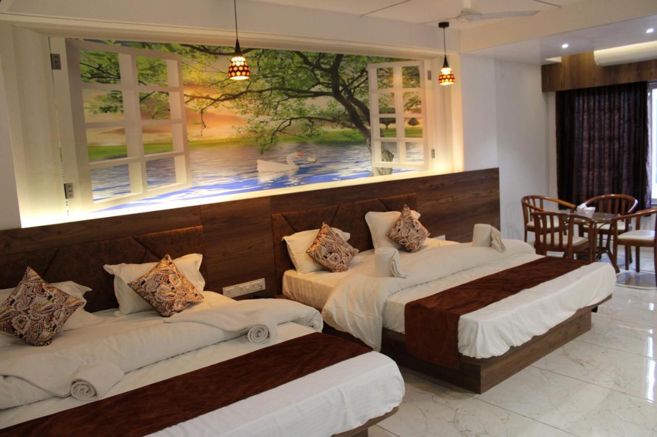 Hotel The Grand Piano - Best Business Hotel In Patan Екстериор снимка