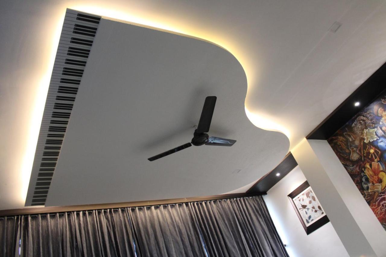 Hotel The Grand Piano - Best Business Hotel In Patan Екстериор снимка