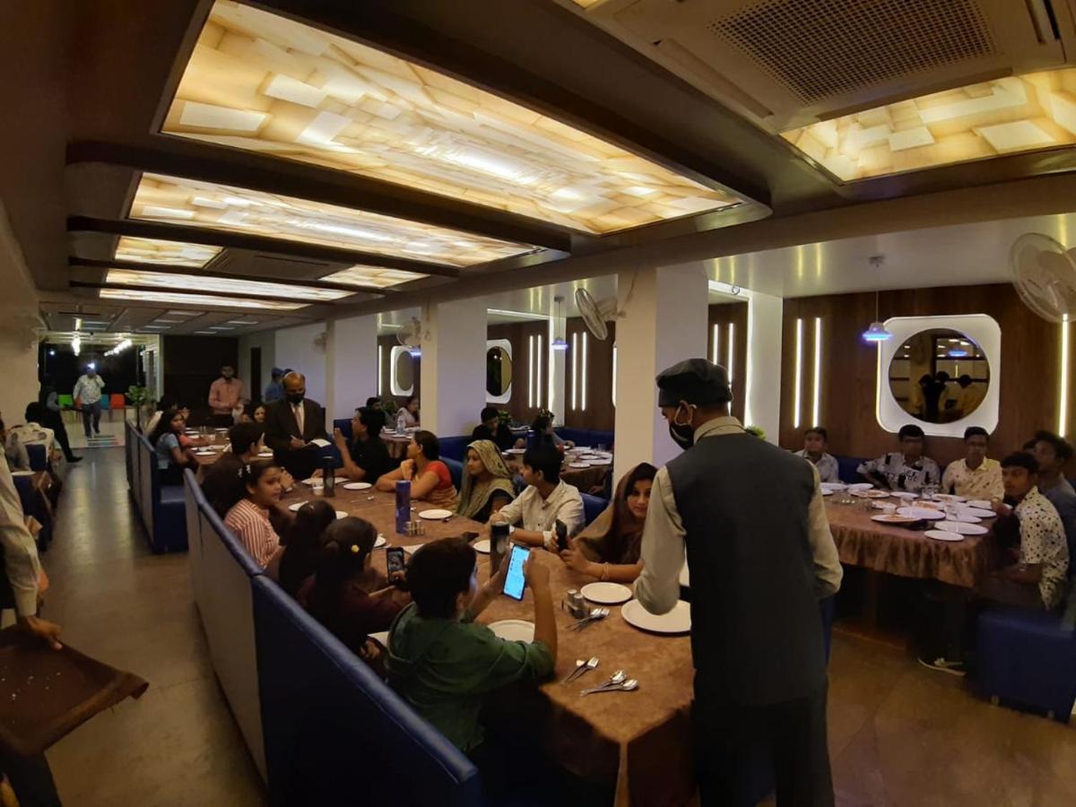 Hotel The Grand Piano - Best Business Hotel In Patan Екстериор снимка