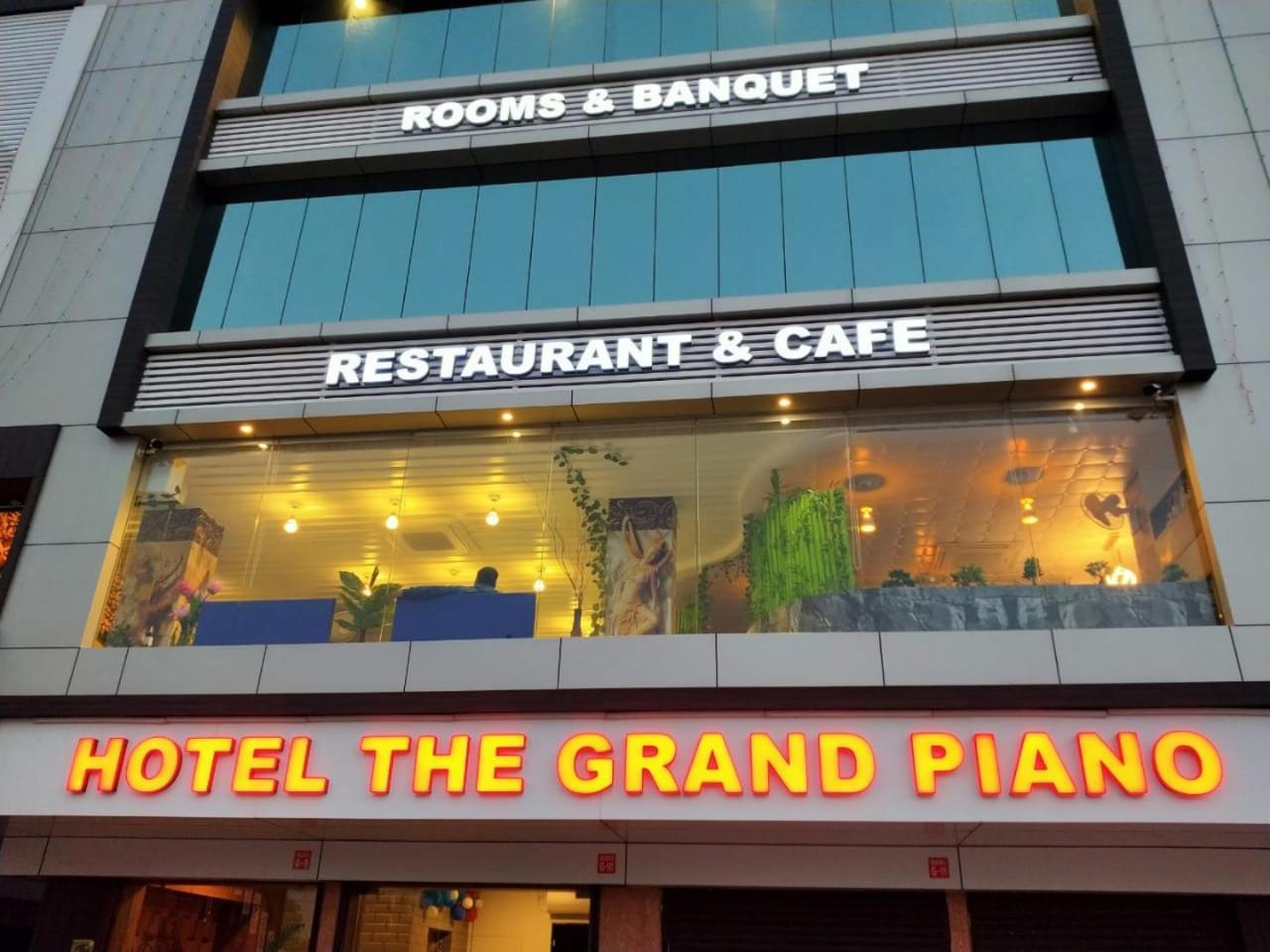 Hotel The Grand Piano - Best Business Hotel In Patan Екстериор снимка